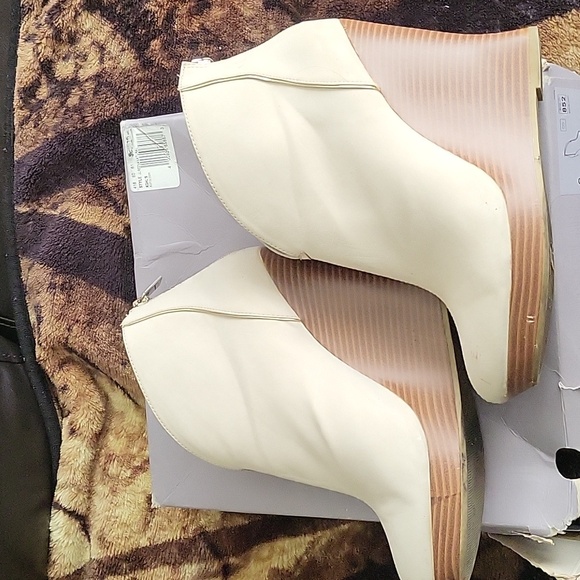 Jennifer Lopez wedged Reenae bootie worn twice. - Picture 2 of 8